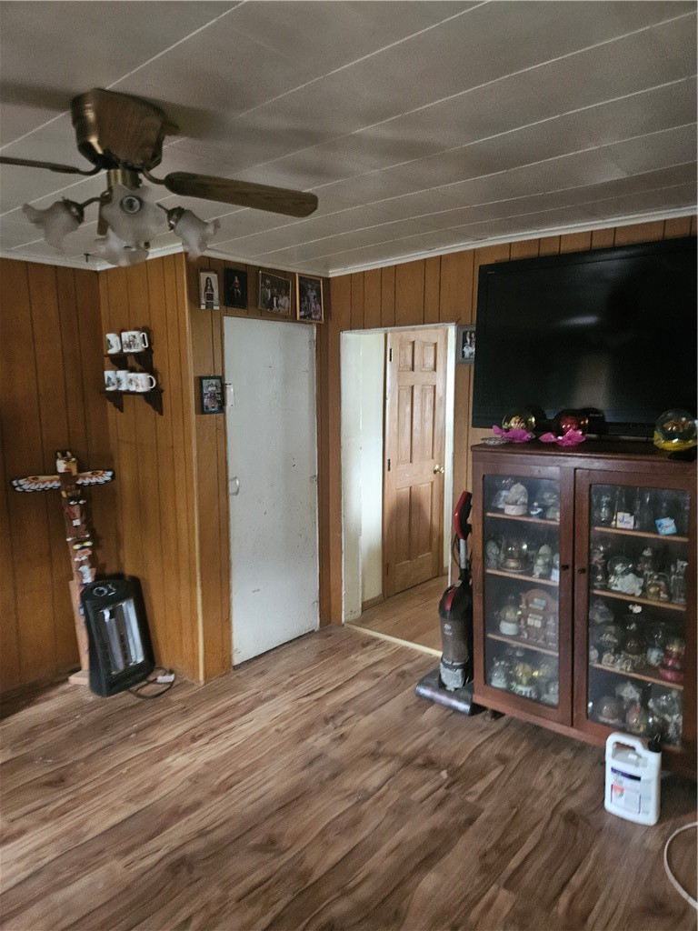 2146 Keystone Ave — photo 5