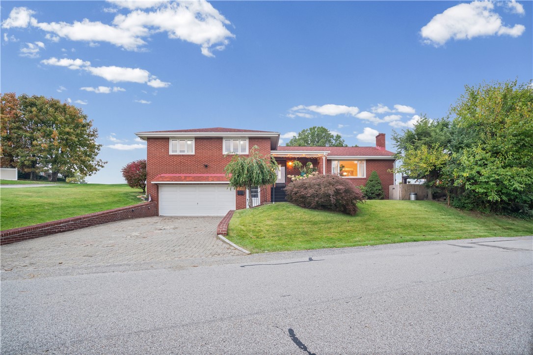1260 Laurel Hill Drive — photo 1