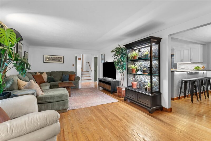 1260 Laurel Hill Drive — photo 5
