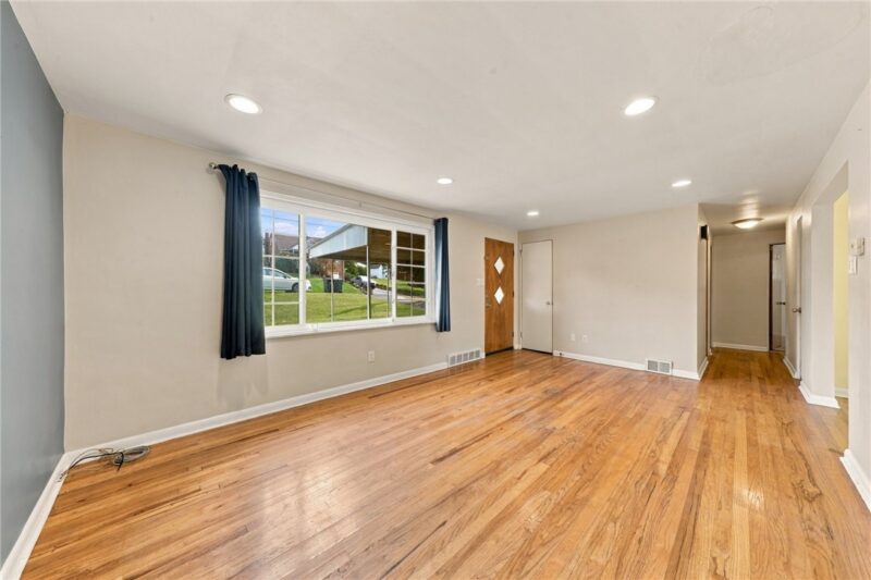 146 W Patty Lane — photo 4