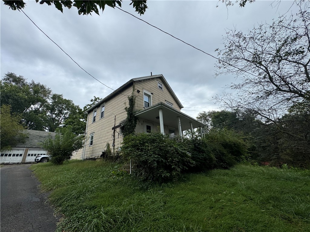 109 Mercer Avenue — photo 1
