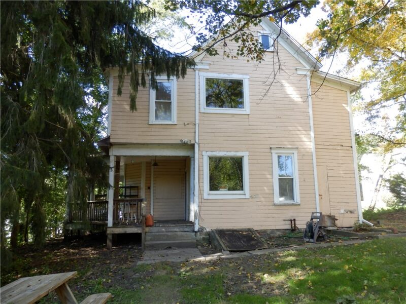 105 Charles St — photo 2