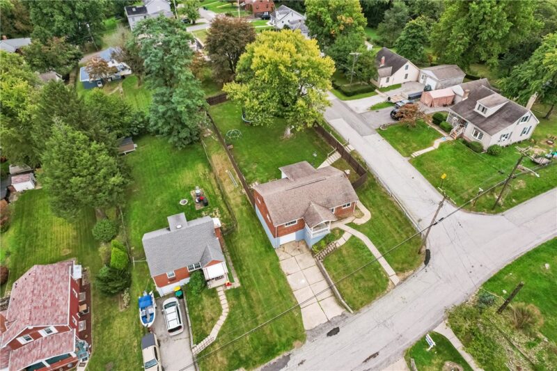 4331 Overhill St — photo 3