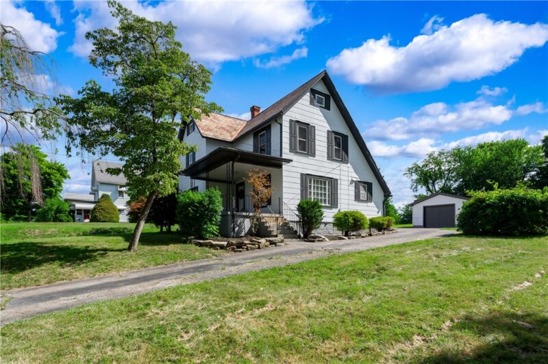 2748 Tamarack Dr. — photo 4