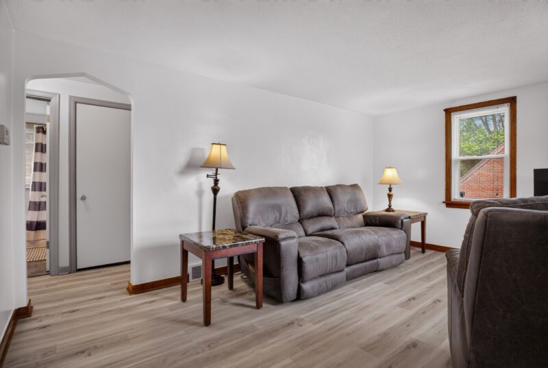 2717 Glenny LANE — photo 4