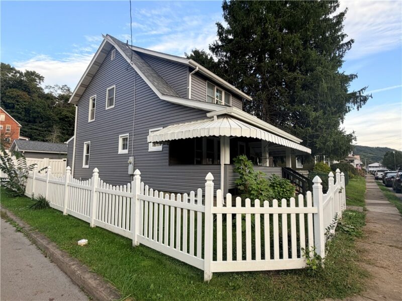 642 Hawthorne Ave — photo 2