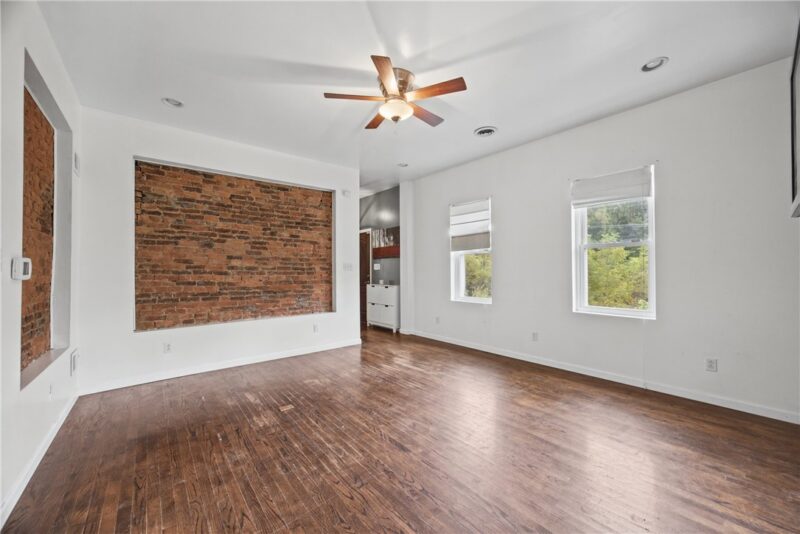 455 Rural Valley Rd — photo 6