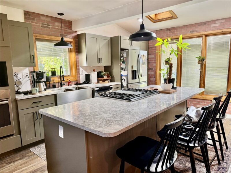 1013 Josephine Street — photo 2