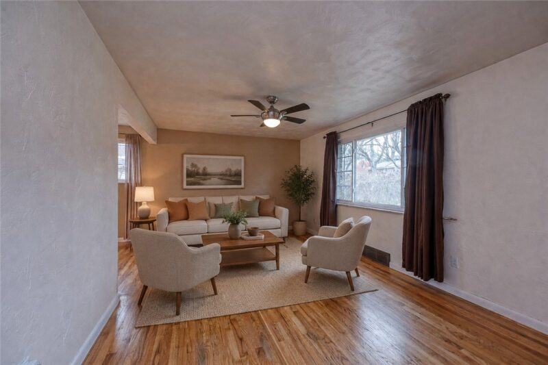 4798 Oakridge Drive — photo 3