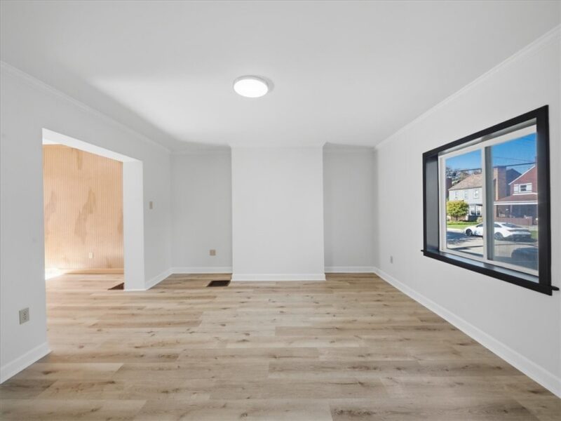 320 Raymond St — photo 5