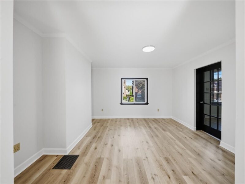320 Raymond St — photo 6