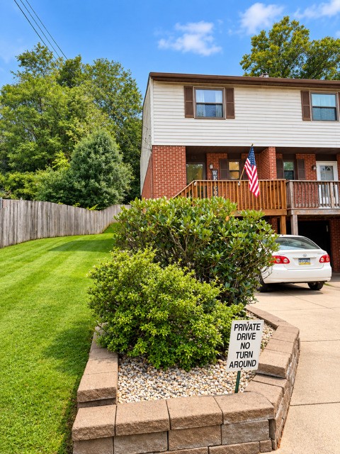 654 Homewood Dr — photo 1