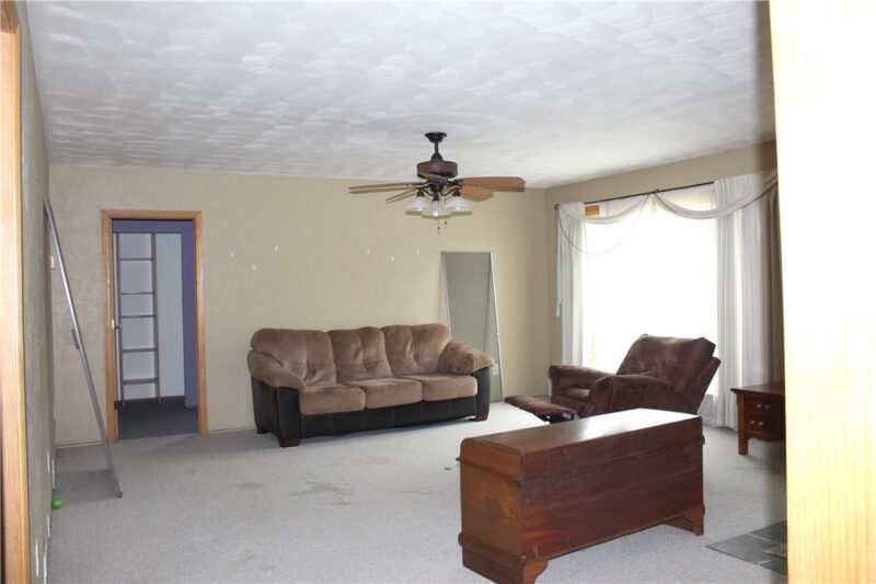 104 Younkins Dr — photo 3