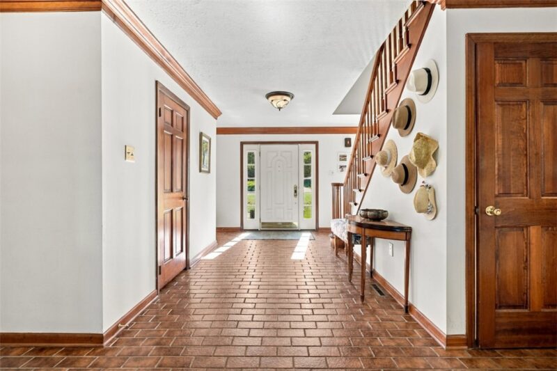 2525 Lindenwood Dr — photo 3
