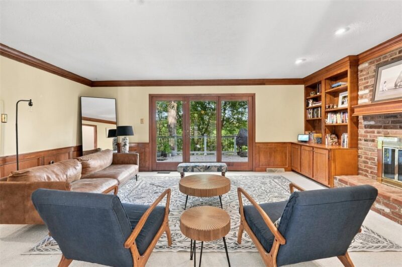 2525 Lindenwood Dr — photo 5
