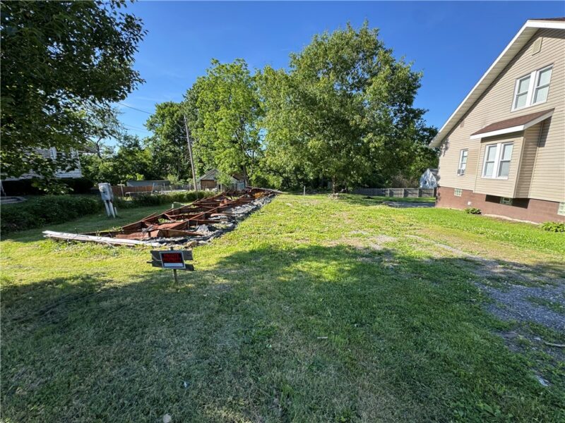393 N Gallatin Ave — photo 4