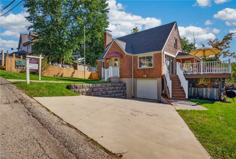 1204 Robbins St — photo 3