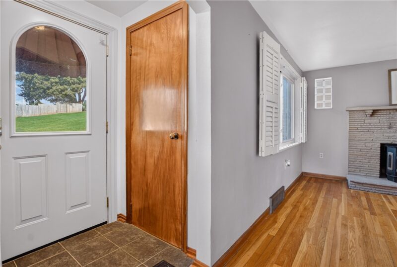 1204 Robbins St — photo 6