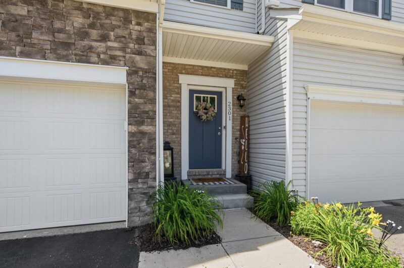 2301 Canterbury Drive — photo 3