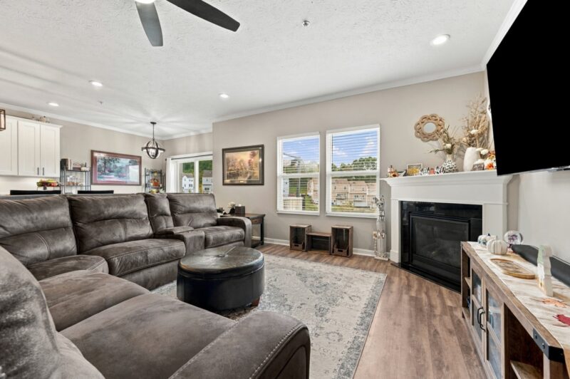 2301 Canterbury Drive — photo 7