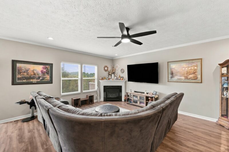2301 Canterbury Drive — photo 8