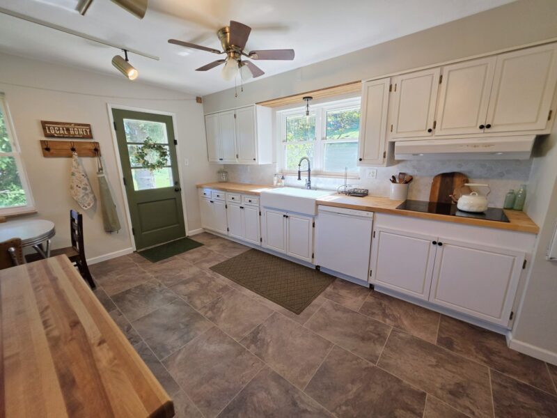1345 Clifton Road — photo 4