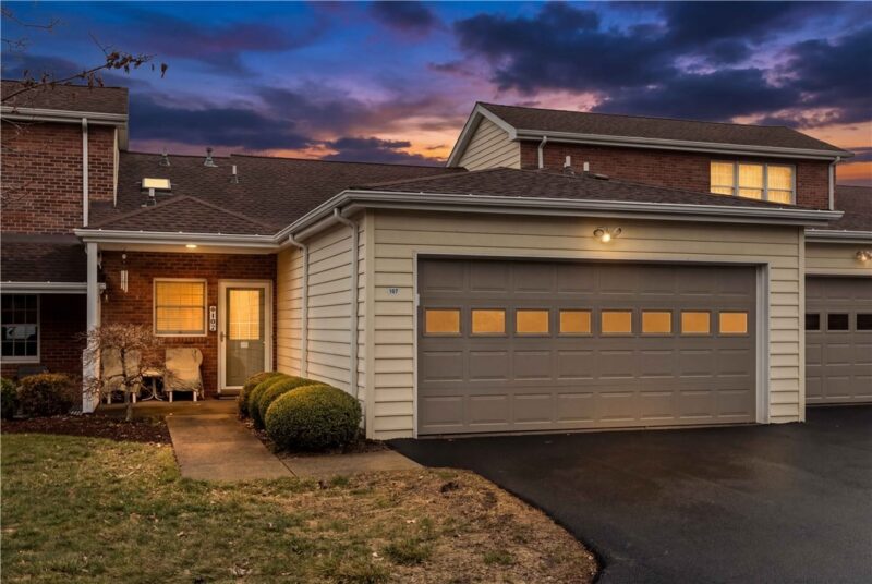 107 Boxwood Ct — photo 2