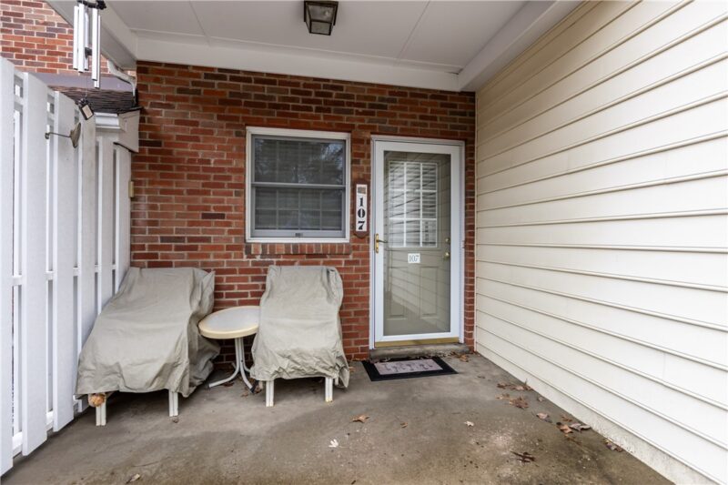 107 Boxwood Ct — photo 3
