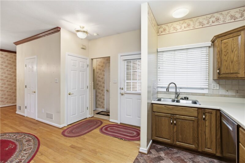 107 Boxwood Ct — photo 4