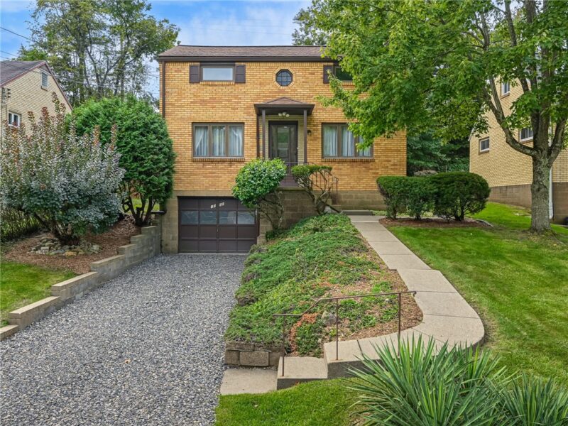 1050 Ardmore Manor Dr — photo 2