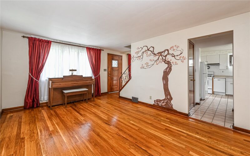 1050 Ardmore Manor Dr — photo 6