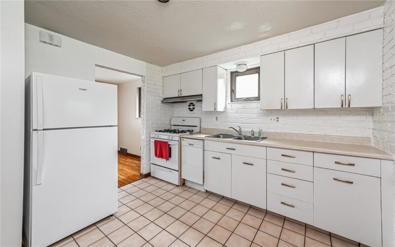 1050 Ardmore Manor Dr — photo 8
