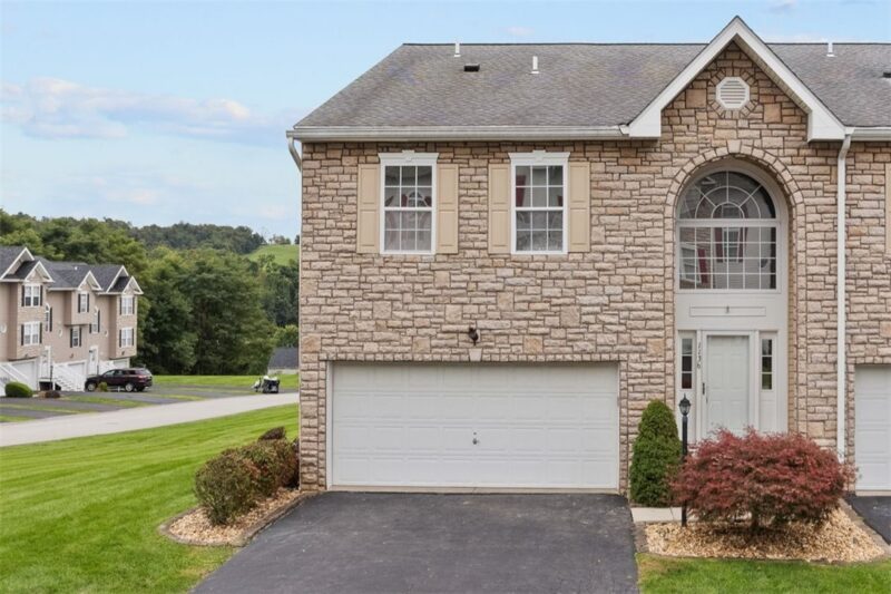 1136 Arrowhead Dr — photo 2