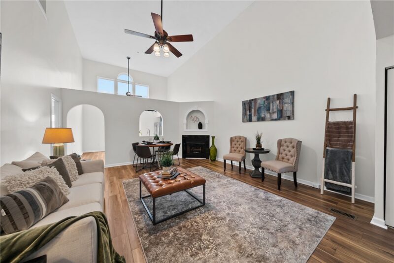 1136 Arrowhead Dr — photo 3