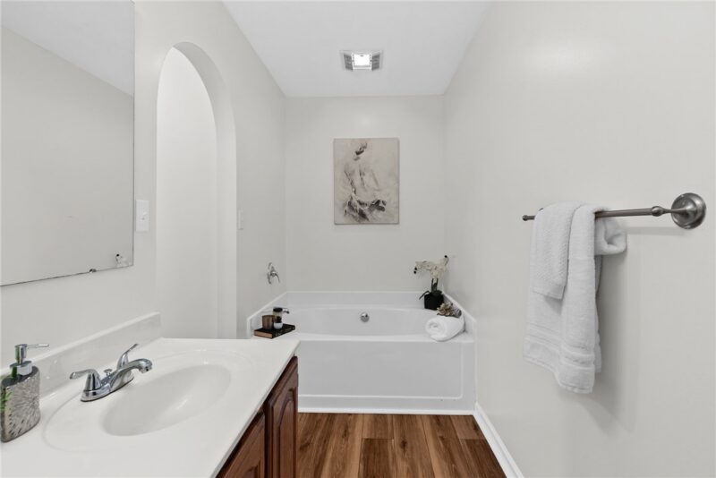 1136 Arrowhead Dr — photo 6