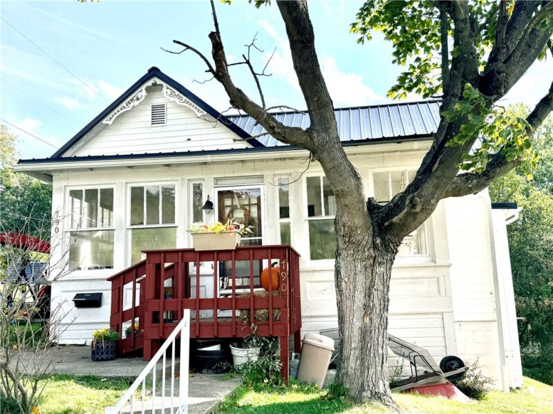 790 Bowlby St — photo 3