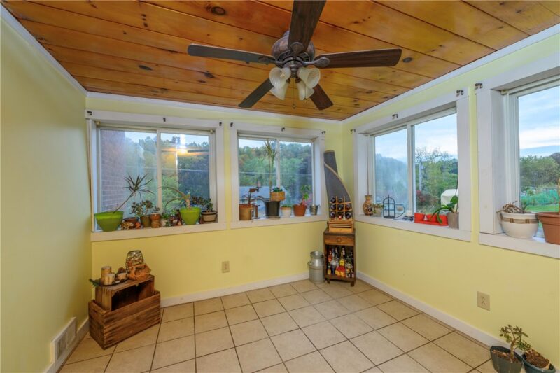 380 Garretts Run Rd — photo 8