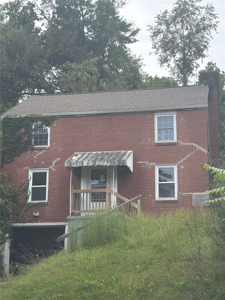 2035 Fairlawn St — photo 1