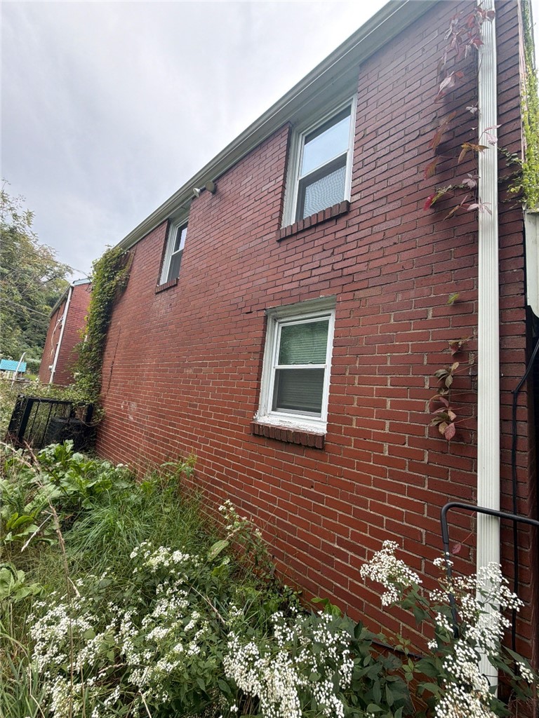 2035 Fairlawn St — photo 2