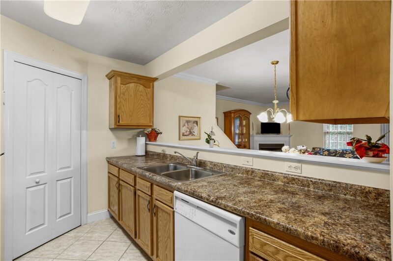 400 Katy Ln — photo 8