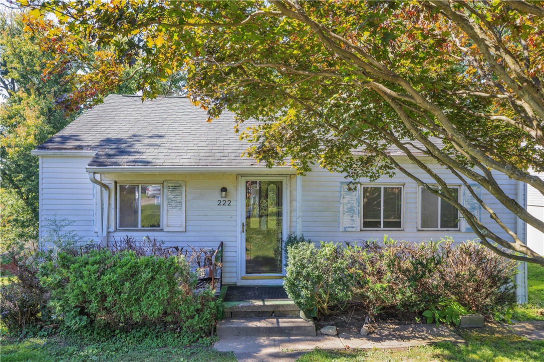 222 Victoria Drive — photo 1