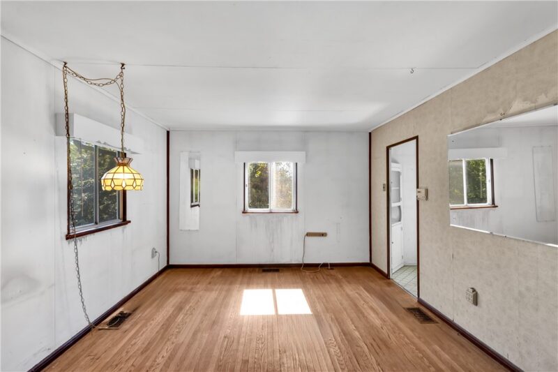 222 Victoria Drive — photo 5