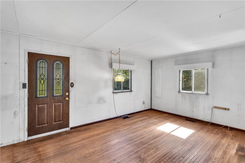 222 Victoria Drive — photo 6