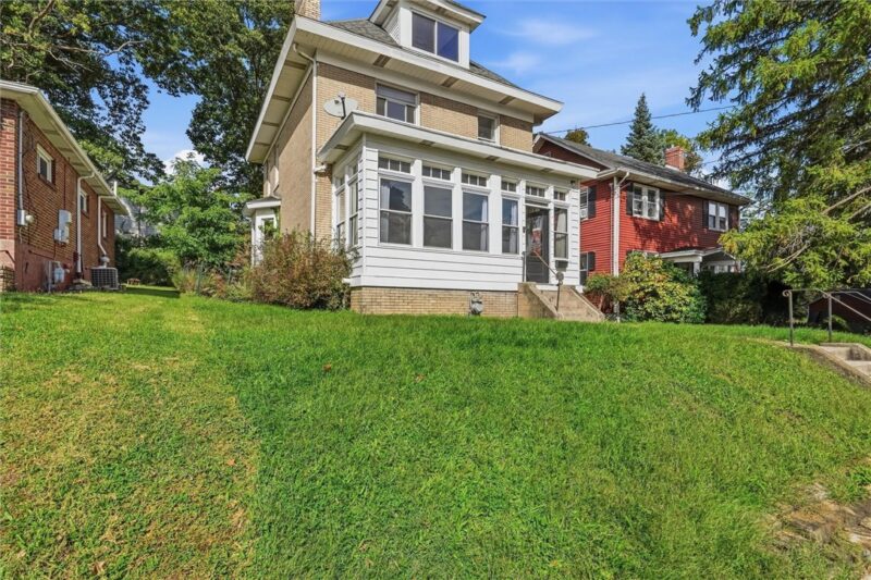 1104 Cornell St — photo 2