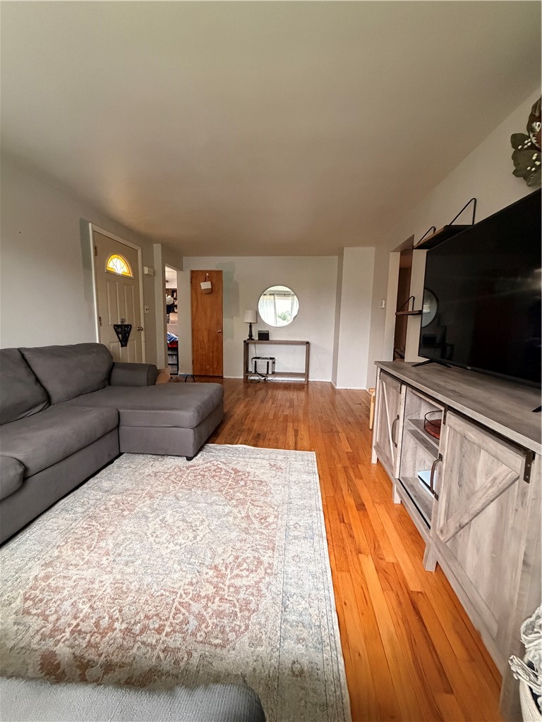 109 Eileen Dr — photo 6