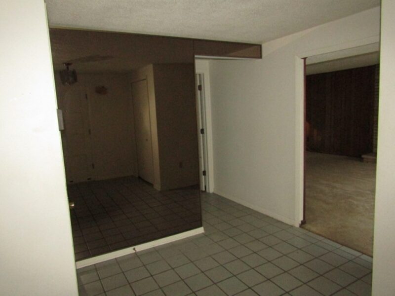 3808 Edinburg Dr — photo 8