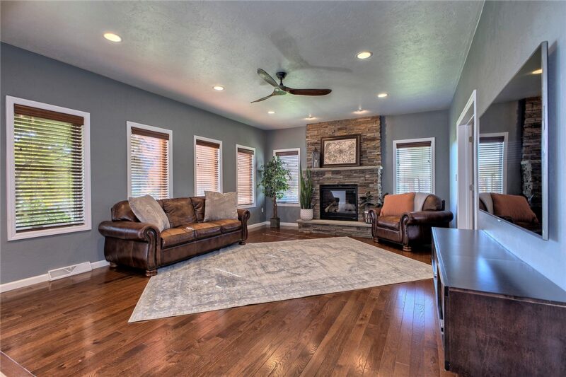 7521 Natalie Ln — photo 4