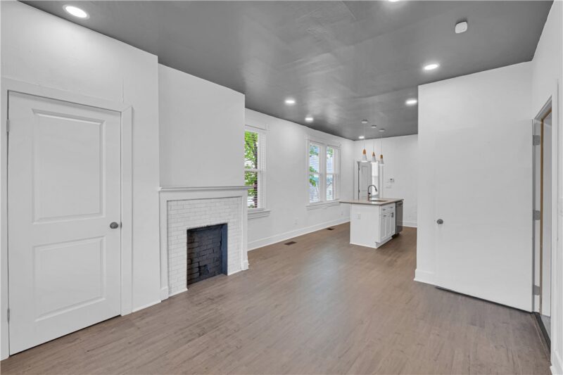 823 E 11th Ave — photo 7
