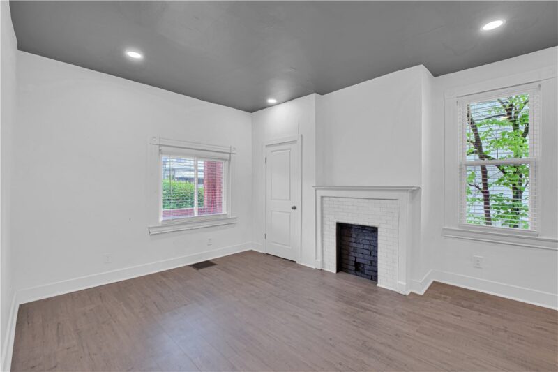 823 E 11th Ave — photo 8