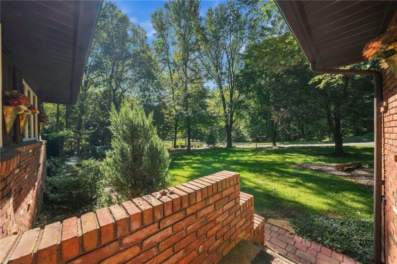 1450 Breakneck Road — photo 2